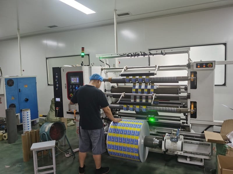 Flexible pouch making machine
